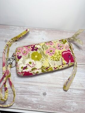 Vera Bradley Make me Blush pink green floral quilted wristlet pouch wallet